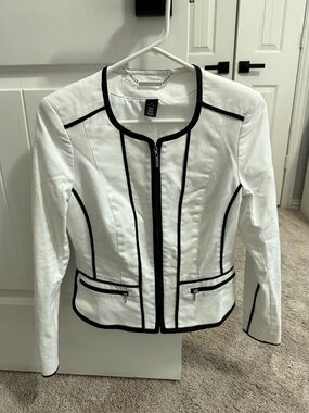 White House Black Market White Blazer with Black Trim Size 4